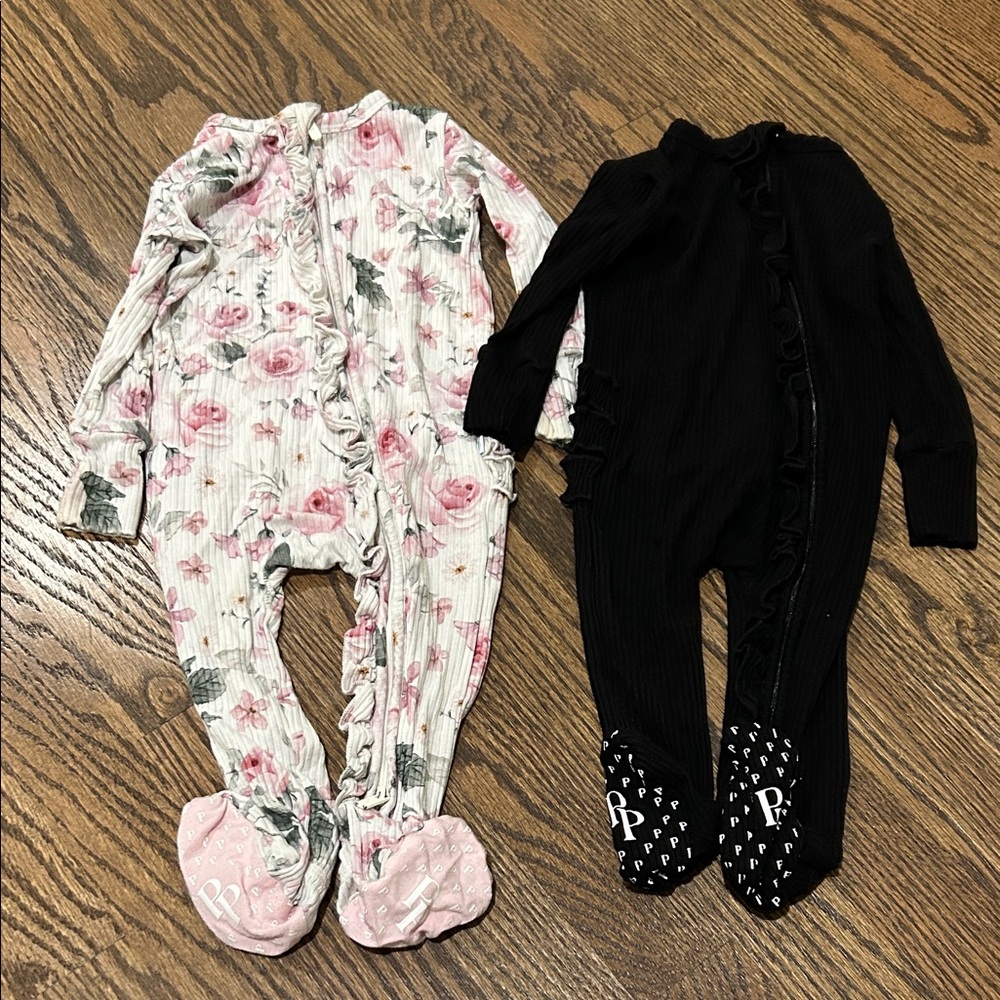 Two Posh Peanut 6-9 month Ribbed Zipper Footies